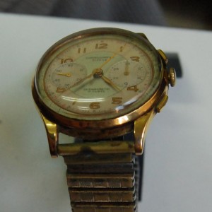 Reloj Chronographe suisse antimagnetic 17 rubis antes de su reparación y restauración