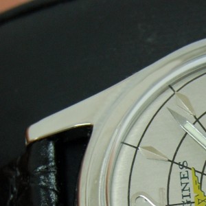 Detalle de la caja restaurada de acero